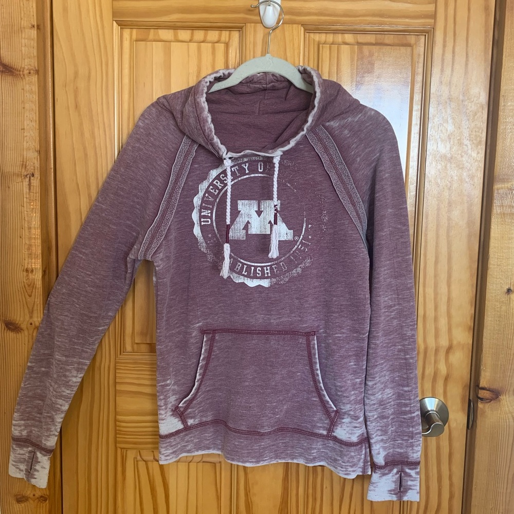 Minnesota gophers sweatshirt! Women’s size medium!